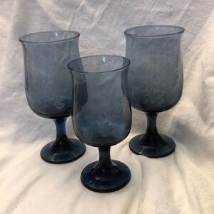Pfaltzgraff Blue Water Glasses etched Yorktowne
